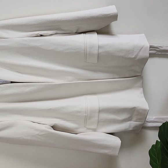 Banana Republic Factory Twill collarless blazer in transition cream, NWT - Picture 6 of 14